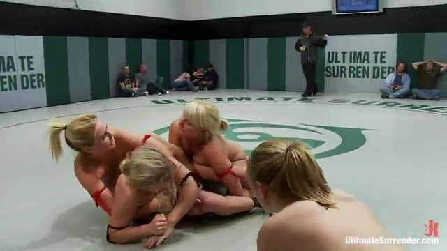 Nude Girls Wrestle On Tatami Mat Forcing Rivals To Worship Their Pussies