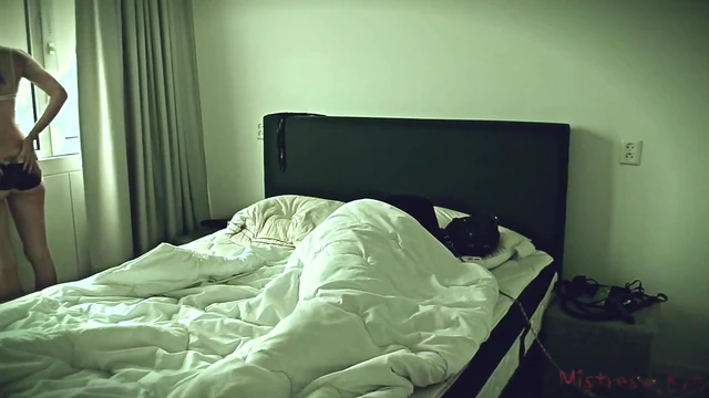 Dominant Mistress Facesits Chastised Submissive Slave Manually