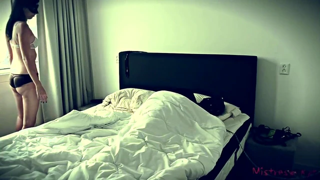 Dominant Mistress Facesits Chastised Submissive Slave Manually