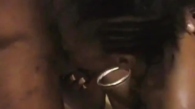 Seductive Chocolate Girl Lifts Her Legs Wide Open for Missionary Sex Thrills