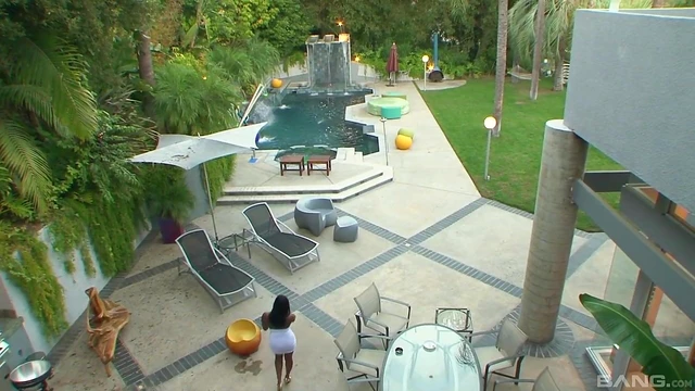 Hot Ebony Babes Jazmyne Starr Take Turns Fucking a Ripped Hunk Hard