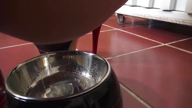 Submissive Slave Drinks Piss Craving Dominant Mistress's Control Actively