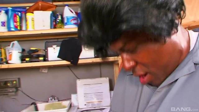 Lusty Toni Sweets Insatiably Sucks Dick Before Spread Leg Fucking Session