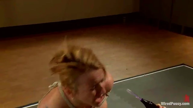 Blonde Dominatrix Lorelei Lee Makes Jessie Cox Cum Repeatedly in BDSM Clip