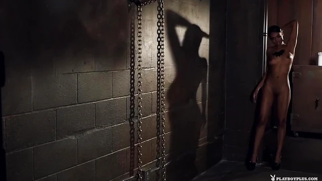 Seductive Ebony Goddess Showcases Her Stunning Curves for Your Pleasure