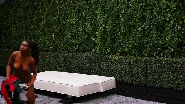 Sultry Ebony Bombshell Missy Blows Hard Cock Before Casting Couch Action