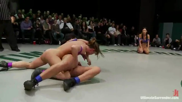 Sexy Wrestlers Slam Each Other on Tatami Floor for Steamy Action