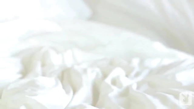 Teresa Ransom's Ebony Curves Tease in Hot Bedroom Seduction Showdown