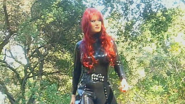 Tattooed Lesbians in Leather Get Wild Outdoors Together