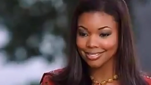 Gabrielle Union Shows Off Her Luscious Cleavage in Seductive Pose