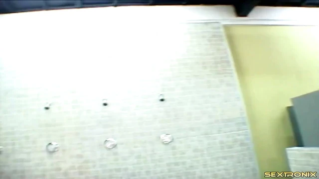 Hot Icy Babe Takes Cock Deeply For Max Satisfaction Close-Up Ride