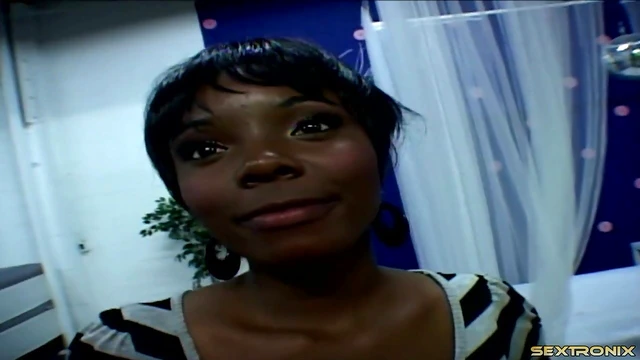 Hot Icy Babe Takes Cock Deeply For Max Satisfaction Close-Up Ride