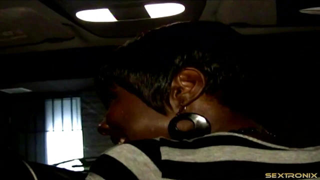 Hot Icy Babe Takes Cock Deeply For Max Satisfaction Close-Up Ride