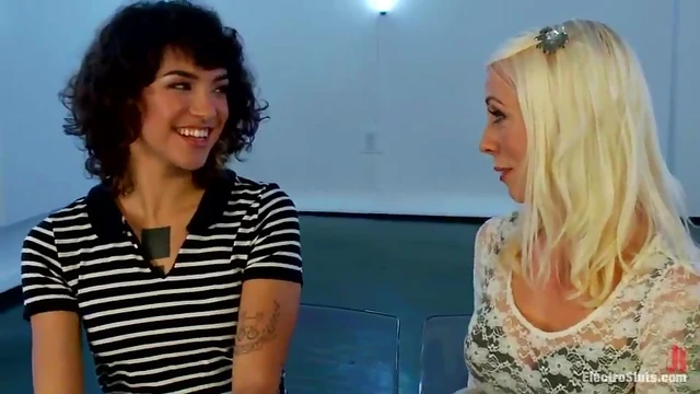 Sexy Lorelei Lee Takes Charge With Dildo While Playing Bianca Stone