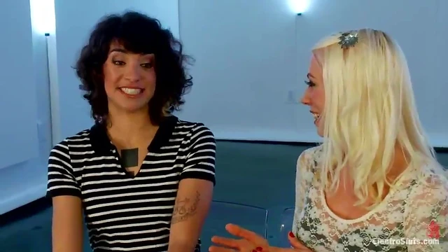 Sexy Lorelei Lee Takes Charge With Dildo While Playing Bianca Stone