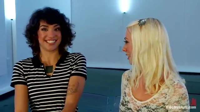 Sexy Lorelei Lee Takes Charge With Dildo While Playing Bianca Stone