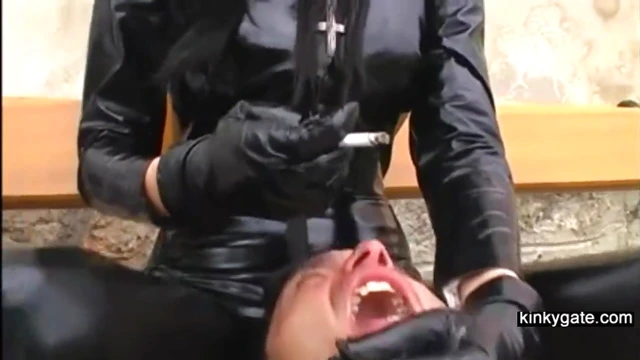 Dominant Leather Mistress Alexa Commands Her Submissive Companion