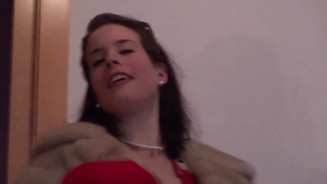 Goddess Gloria's Shoe Worship Ritual Seduces Submissive Fans Deeply