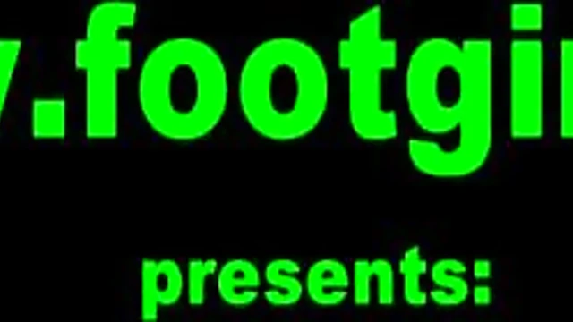 Foot Worship Delight: Lea Seduces With Her Irresistible Lickable Feet Show