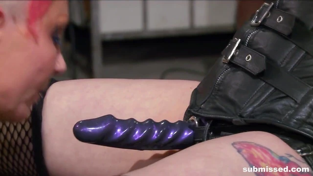 Sizzling BDSM Adventure: Kinky Slave Role Fun With Bella Vendetta