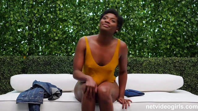 Kelly's Short Hair Shines As She Takes Control With Hot White Cock Action