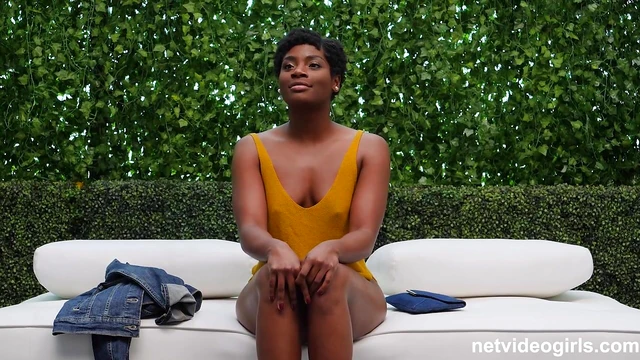 Kelly's Short Hair Shines As She Takes Control With Hot White Cock Action