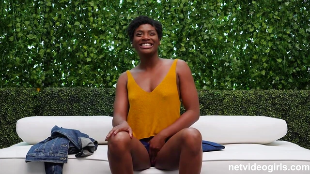 Kelly's Short Hair Shines As She Takes Control With Hot White Cock Action