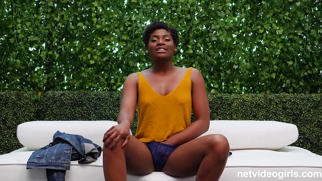 Kelly's Short Hair Shines As She Takes Control With Hot White Cock Action