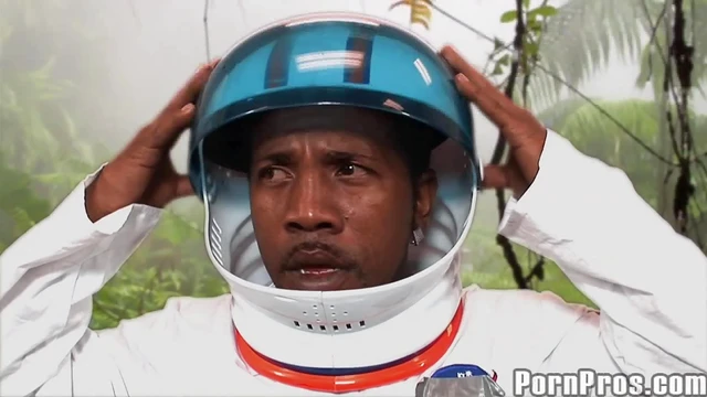 Curvy Ebony Beauty Opens Wide for Hardcore Pounding Action