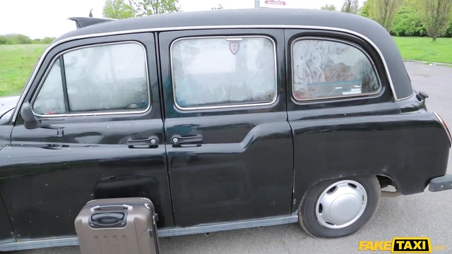 Taxi Driver Seduces Cute Ebony, Spreading Her Legs for His Big Cock Ride