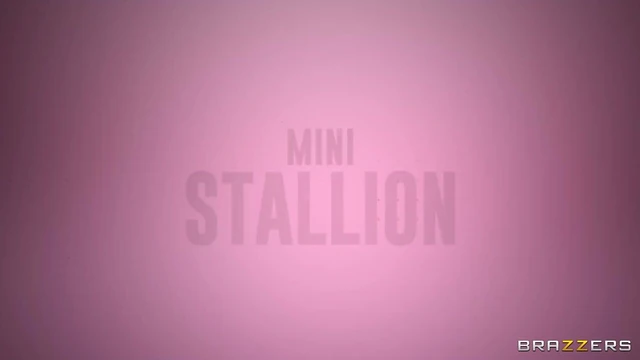 Stunning Mini Stallion & Paris The Muse in Steamy Hardcore FFM Orgasm Fest