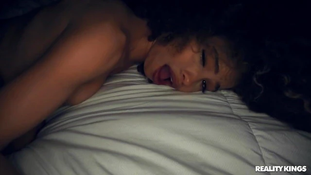 Foxy Cecilia Lions Steamy Midnight Fuck Fest with Wild Eroticism