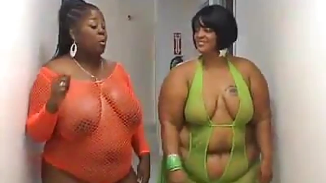 Passionate Curvy Black Lesbians Enjoy Sofa Sex Session Together