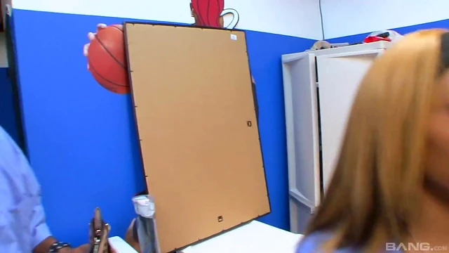 Seductive Ebony Beauty Enjoys Passionate Fucks from Barber Without Mercy