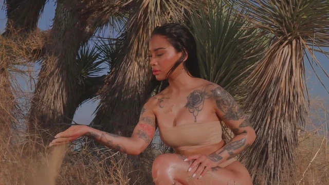 Honey Gold Earthly Bliss: Hot Sexy Adventures Under The Sky