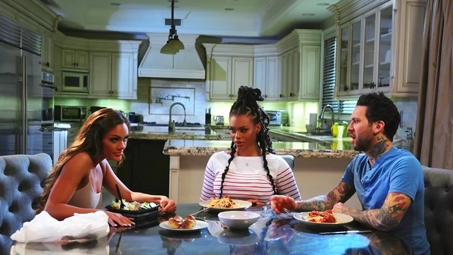 Hot FFM Threesome Delights with Passionate Stars Aila & Halle in Bed