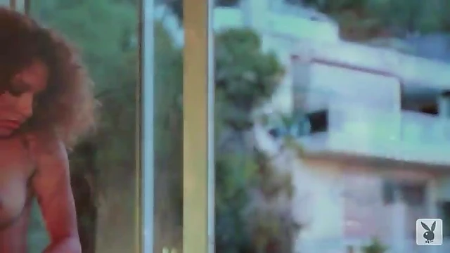 Desirable Ebony Model Naj'a Irie Shows Off Her Hottest Body Curves