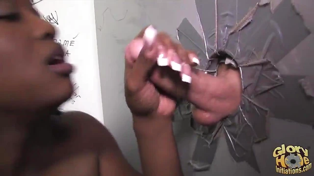 Sizzling Ebony Tempts Glory Hole with Seductive Blowjobs & Steamy Sex