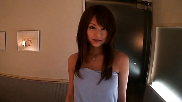 Sizzling Asian Brunette Delivers Unforgettable Blowjob Performance