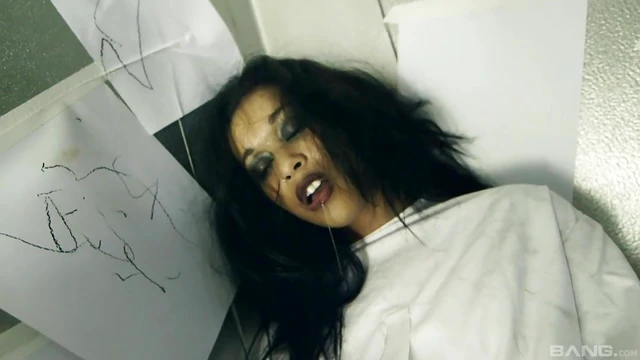 Sizzling Mae & Skin Crave Explosive Love Juice from Their Man Tonight