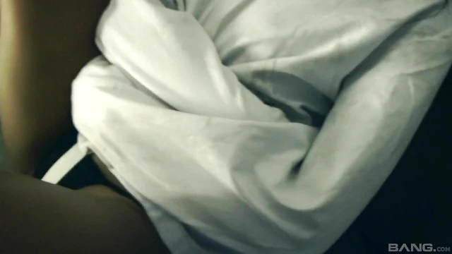 Sizzling Mae & Skin Crave Explosive Love Juice from Their Man Tonight