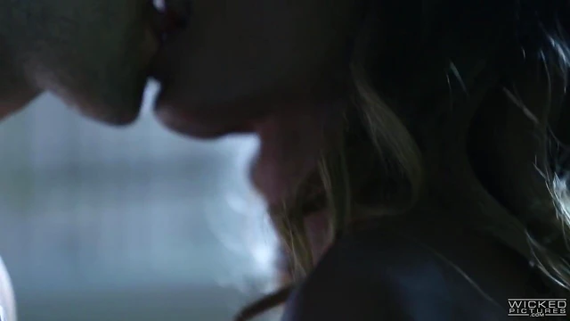 Passionate Black Beauty Jezabel Gets Throbbing Boned by Hot White Cock