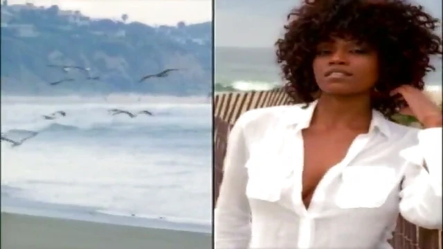 Seductive ebony babe Qiana Chase enjoys intimate beachside pleasures.