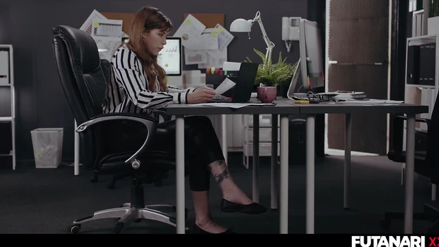 Daring Office Worker Breaks Video Call by Seductively Blowing Boss's Cock