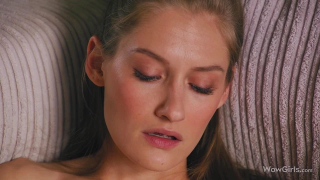 Beautiful Girl Tiffany Tatum Gets Horny & Masturbates For Your Pleasure