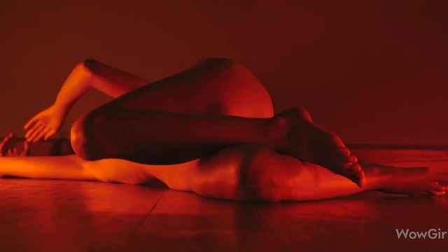 Beautiful Ukrainian Model Alissa Foxy Teases With Her Perfect Body Show