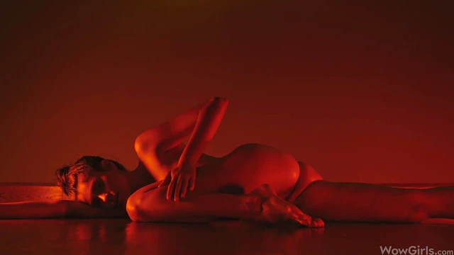 Beautiful Ukrainian Model Alissa Foxy Teases With Her Perfect Body Show