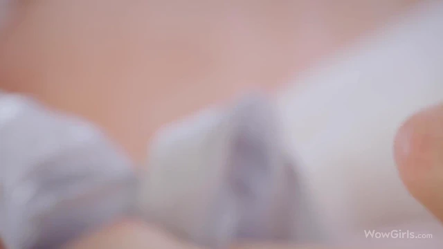 Amazing Girl Diana Heavens Solo Masturbation Show On The Bed In WOWGIRLS