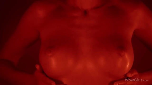 Sonya Blaze Showcases Her Perfect Body in Stunning On-Camera Display