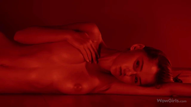 Sonya Blaze Showcases Her Perfect Body in Stunning On-Camera Display